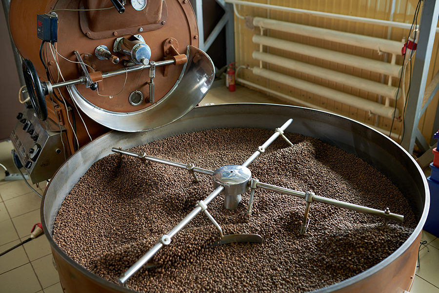 The Brewed Awakening: Freshly Ground Coffee vs. Shelf-Worn Java